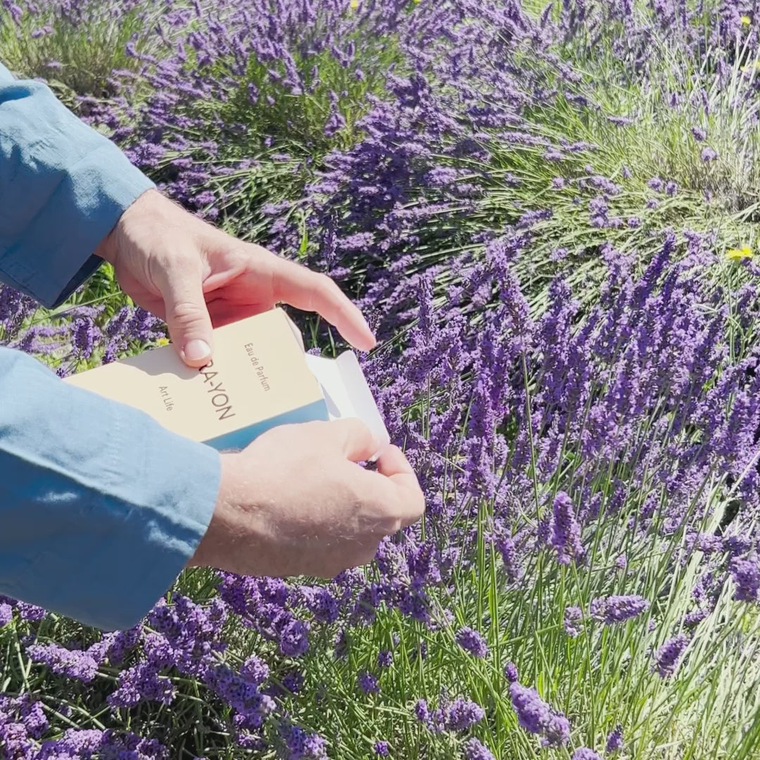 CRA-YON Art Life Eau de Parfum in lavender fields, movie